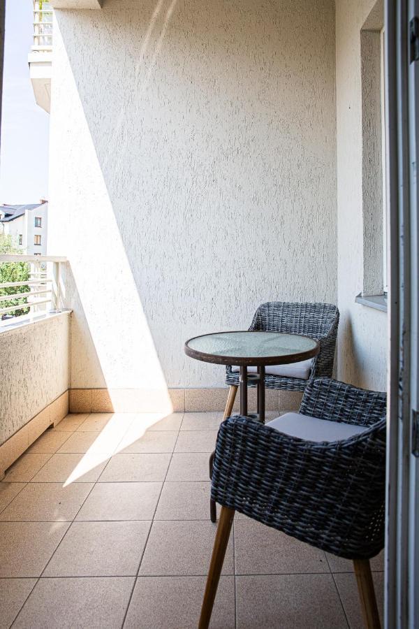 Apartment Ten Warschau Buitenkant foto